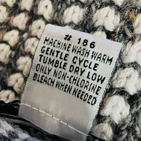 Expressions Gray & White Heart Wool Blend Stretchy Cozy Knitted Sweater Large - Picture 8 of 8